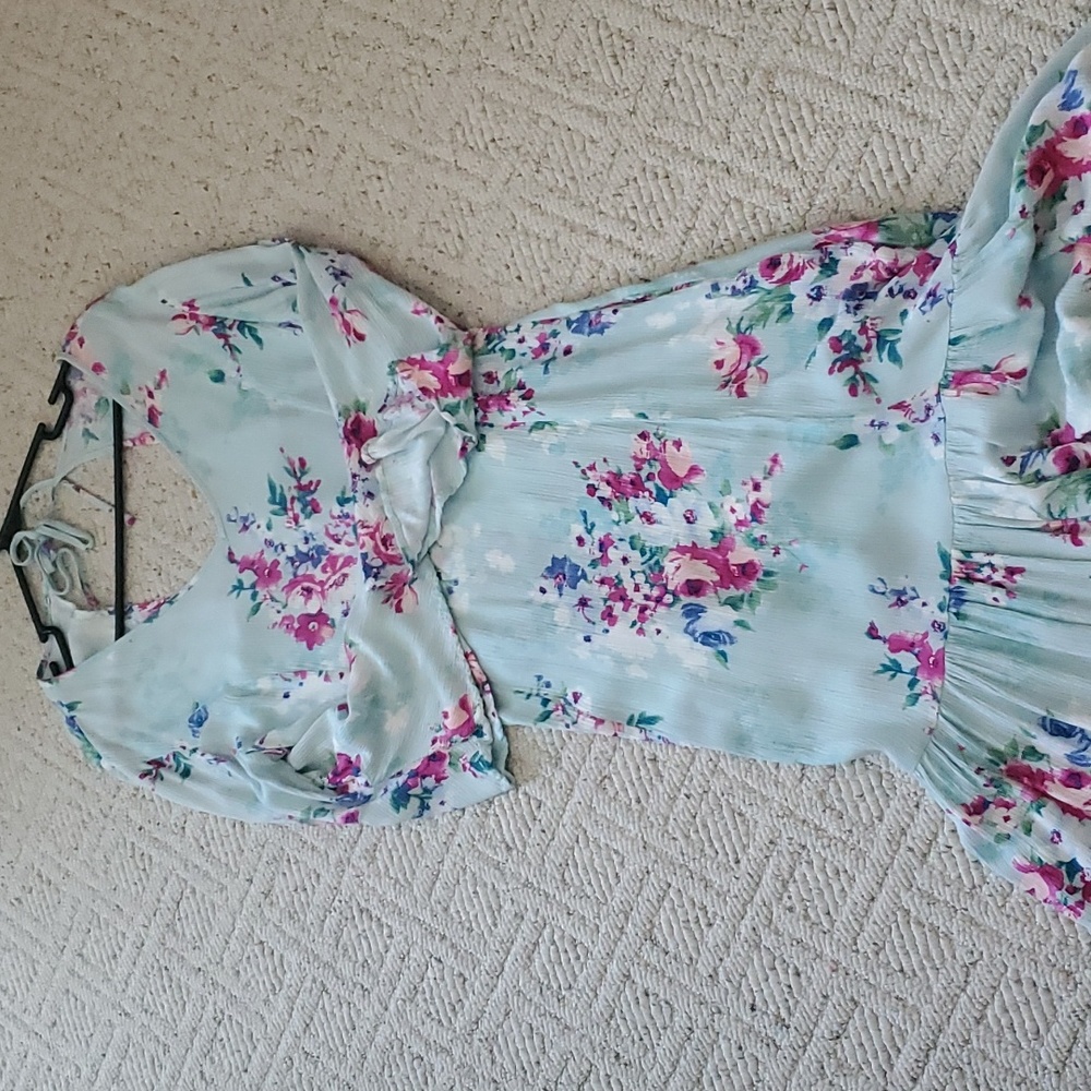 Annabelle blue and floral long dress with open and tie back. size meduim v neck